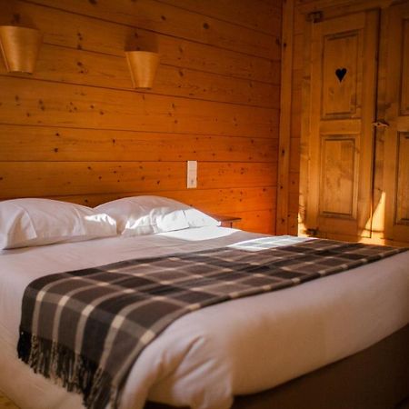 Hotel Logis Les Arobiers Lamoura Esterno foto