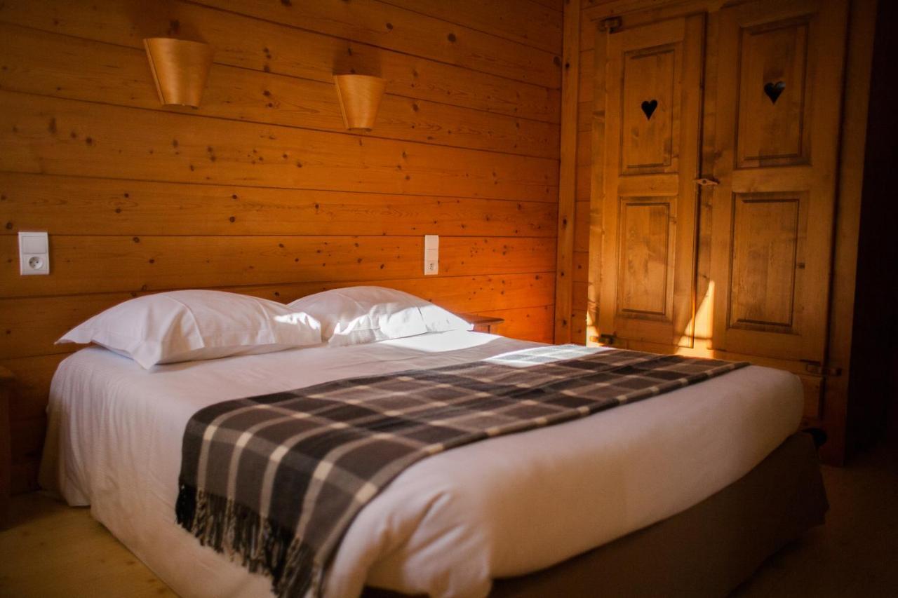 Hotel Logis Les Arobiers Lamoura Esterno foto