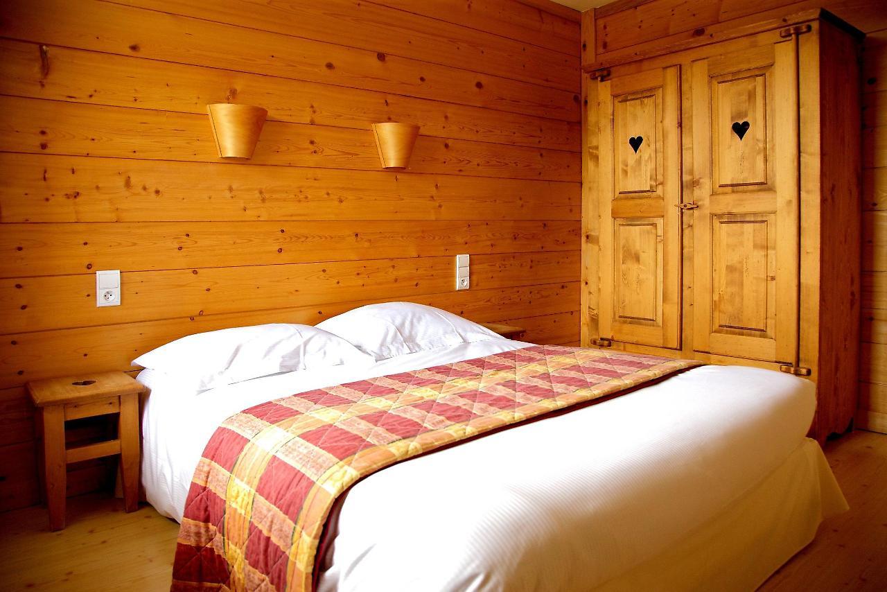Hotel Logis Les Arobiers Lamoura Esterno foto
