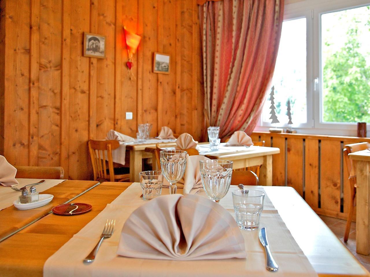 Hotel Logis Les Arobiers Lamoura Esterno foto