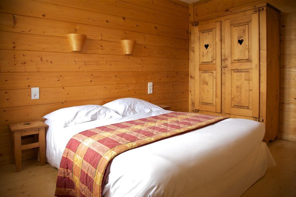 Hotel Logis Les Arobiers Lamoura Esterno foto