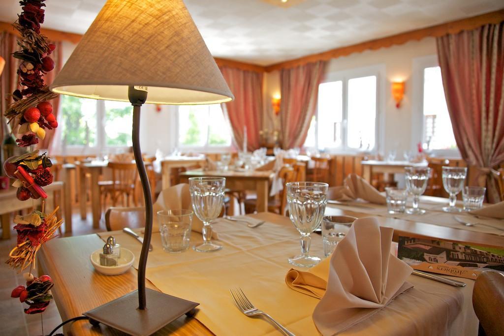 Hotel Logis Les Arobiers Lamoura Esterno foto